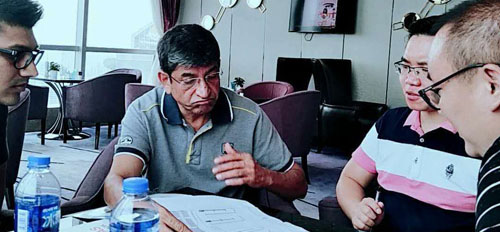 振遠公司與國外客戶業務洽談 振遠公司與國外客戶業務洽談